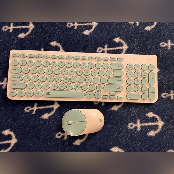 Wireless keyboard with mouse. EUC - Picture 3 of 7